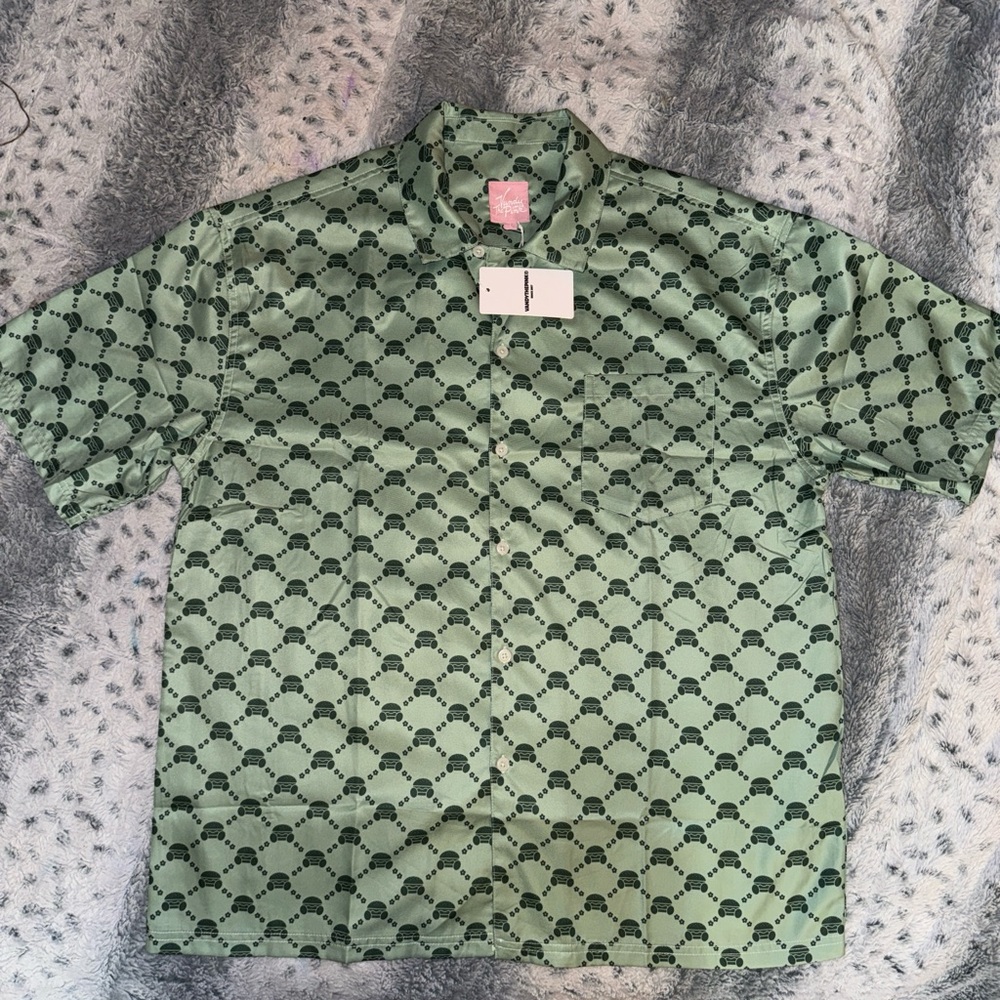 Men’s or Women’s Vandy The Pink Collard Shirt! Super Rare, Men’s size Large 🔥🔥